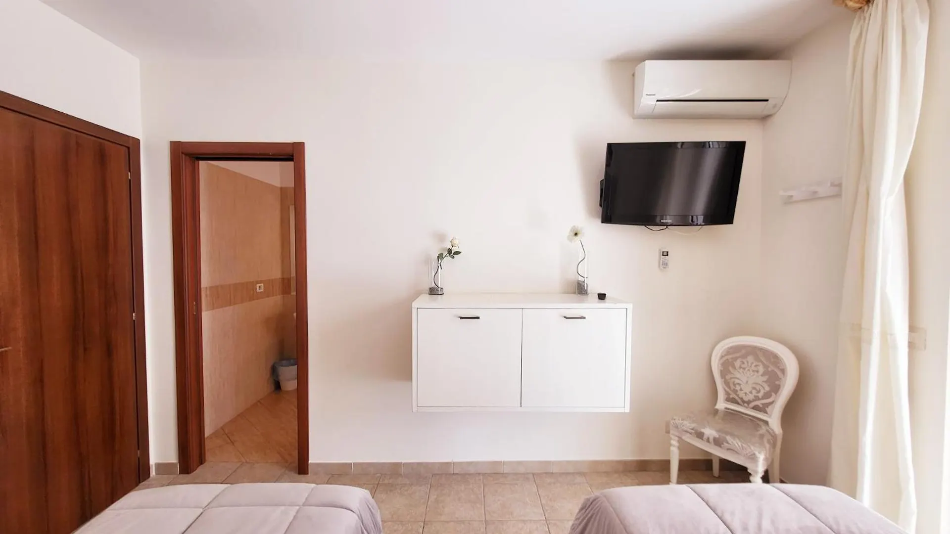 B&B Waltanna Airport Bari 0*,  Italy